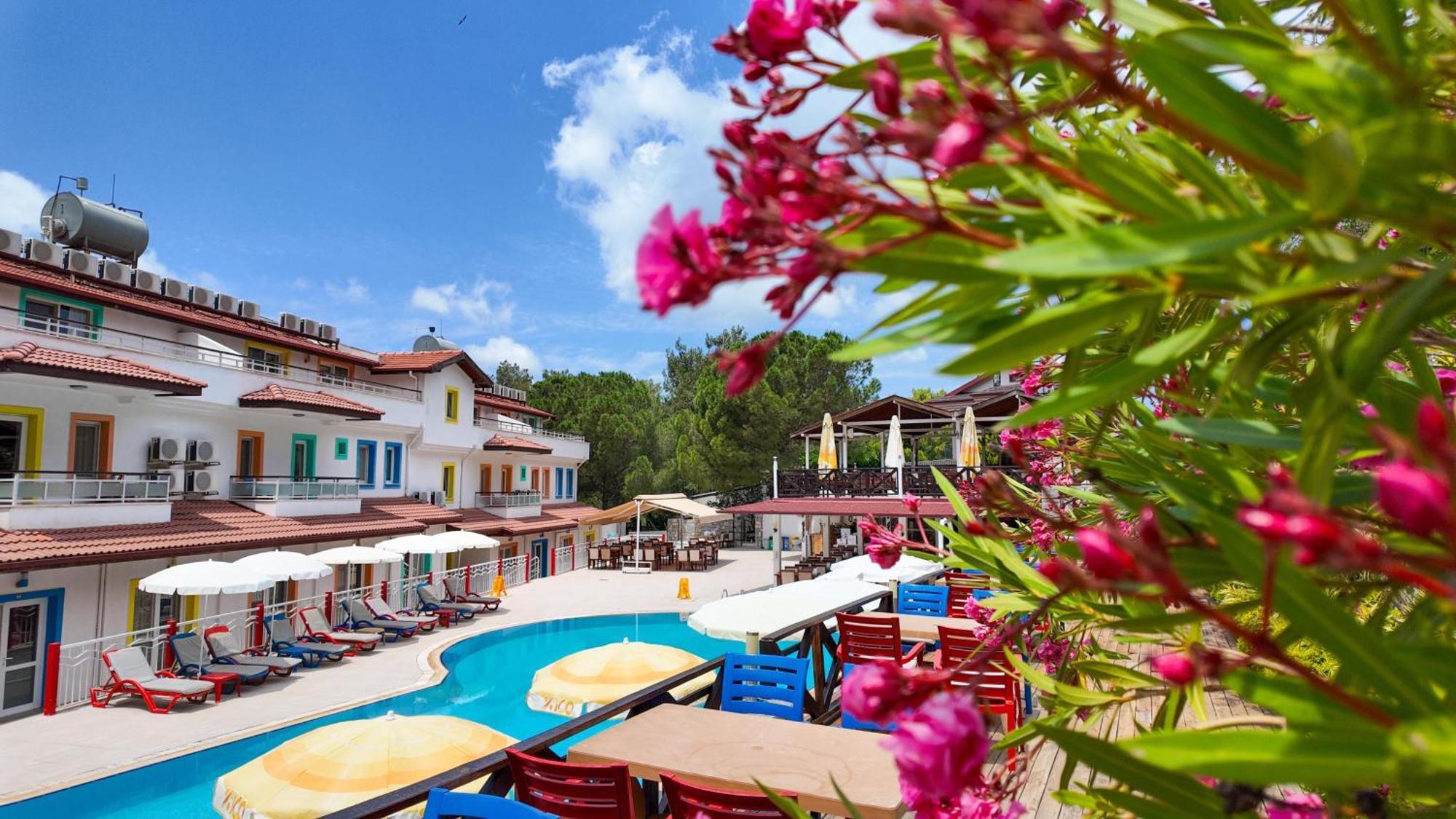 Konfor Suite Otel Cedit Exteriér fotografie