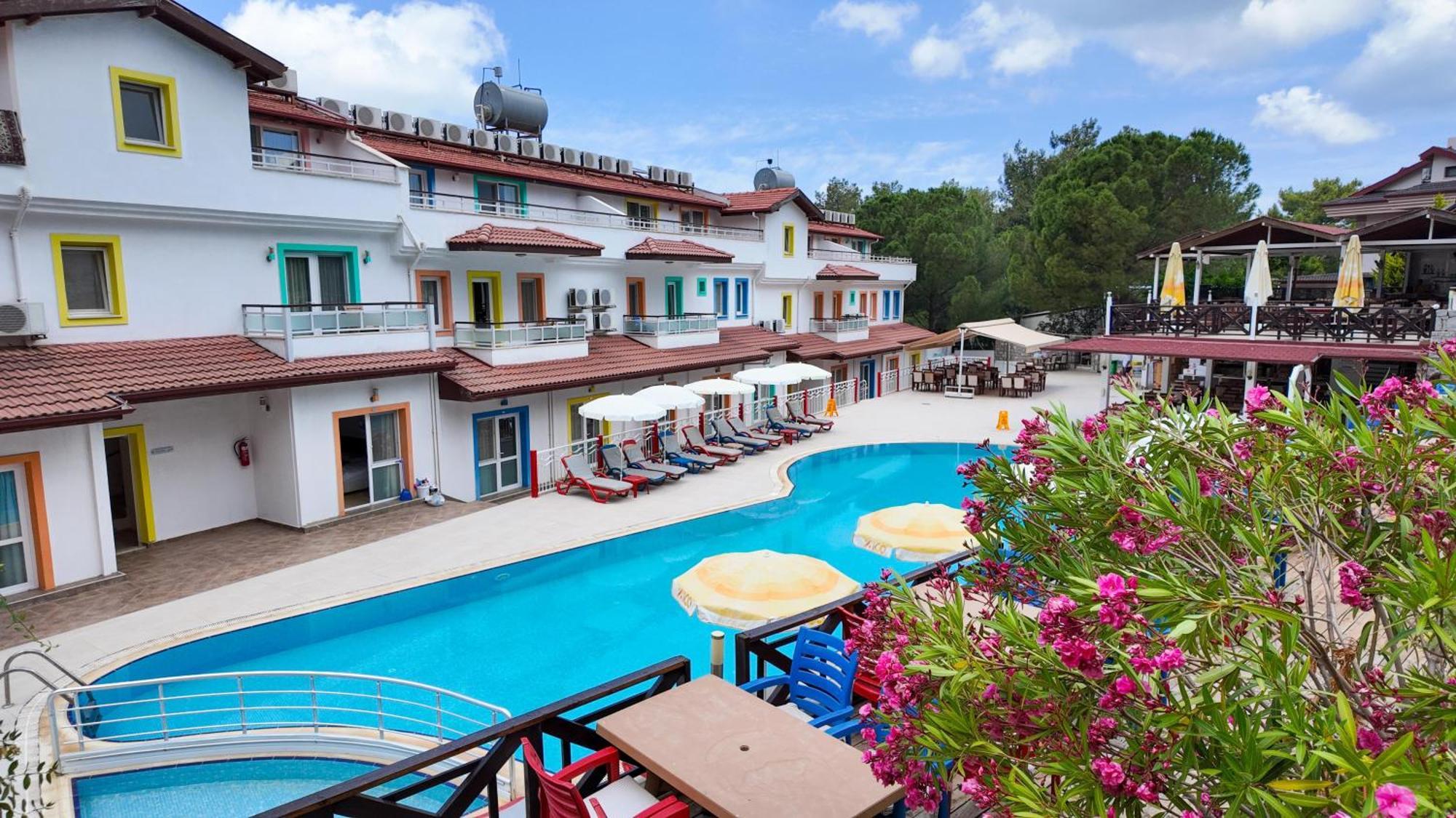 Konfor Suite Otel Cedit Exteriér fotografie