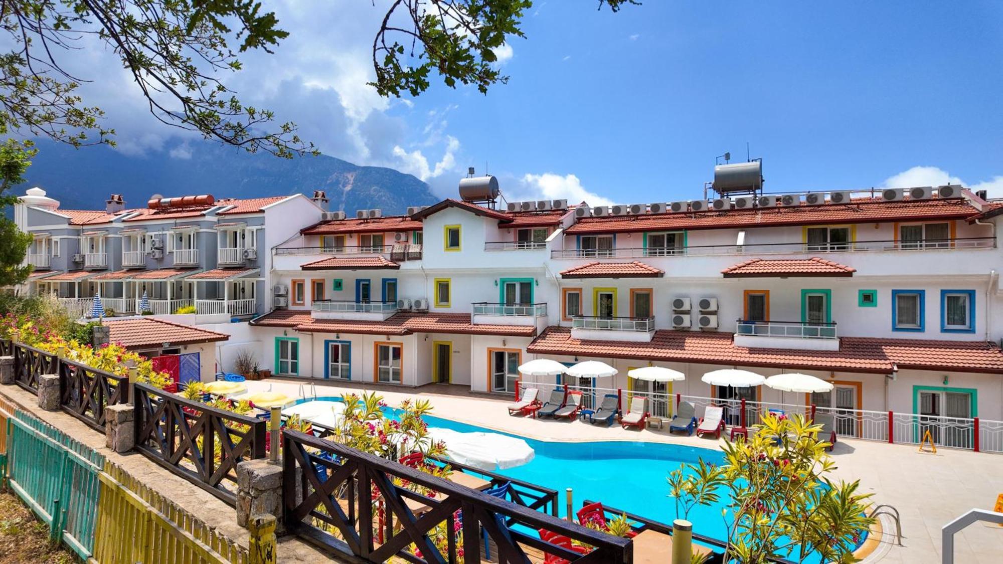 Konfor Suite Otel Cedit Exteriér fotografie